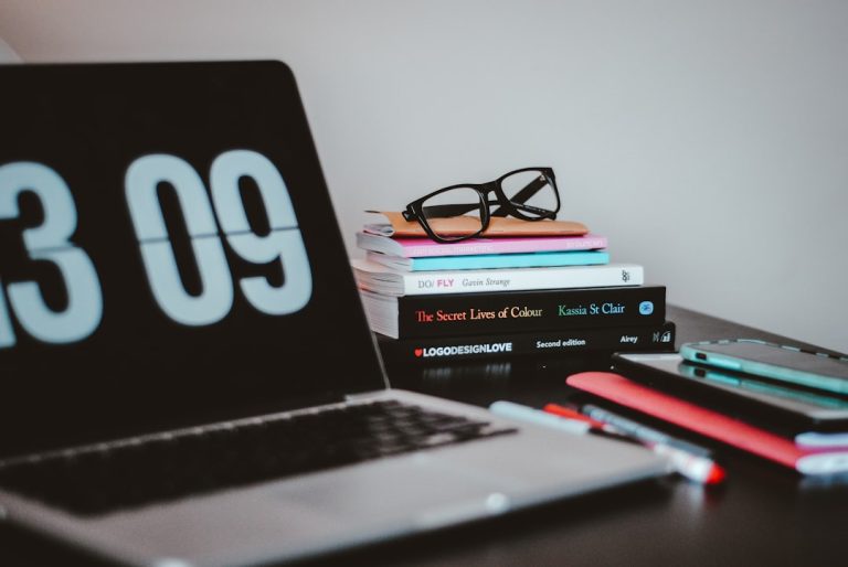scopri il mondo del freelance: opportunità, vantaggi e strategie per lavorare in autonomia, gestire il proprio tempo e massimizzare il proprio reddito.