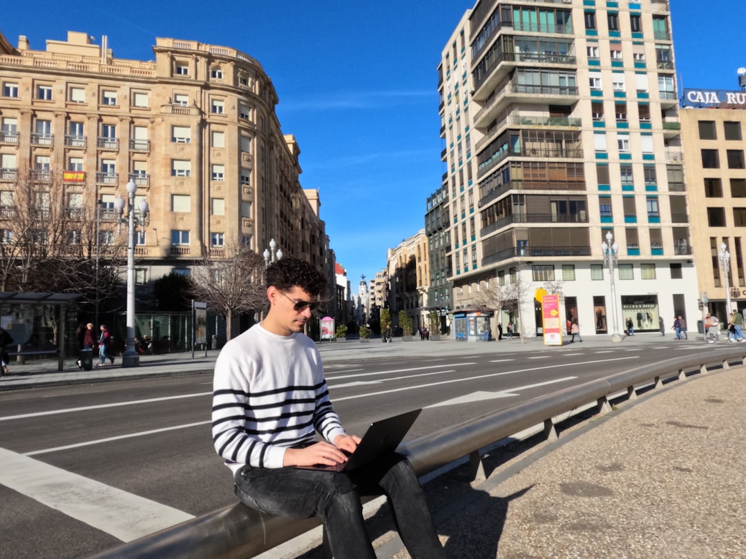 scopri il mondo del lavoro freelance: opportunità, vantaggi e strategie per avviare una carriera indipendente. trova l'ispirazione e le risorse necessarie per diventare un professionista freelance di successo.