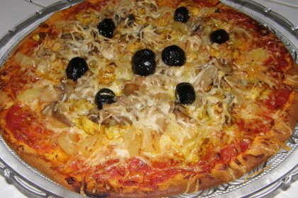 scopri la deliziosa pizza ananas, un mix perfetto di sapori dolci e salati. gustosa e unica, ideale per chi ama osare con le combinazioni. provala per un'esperienza culinaria indimenticabile!