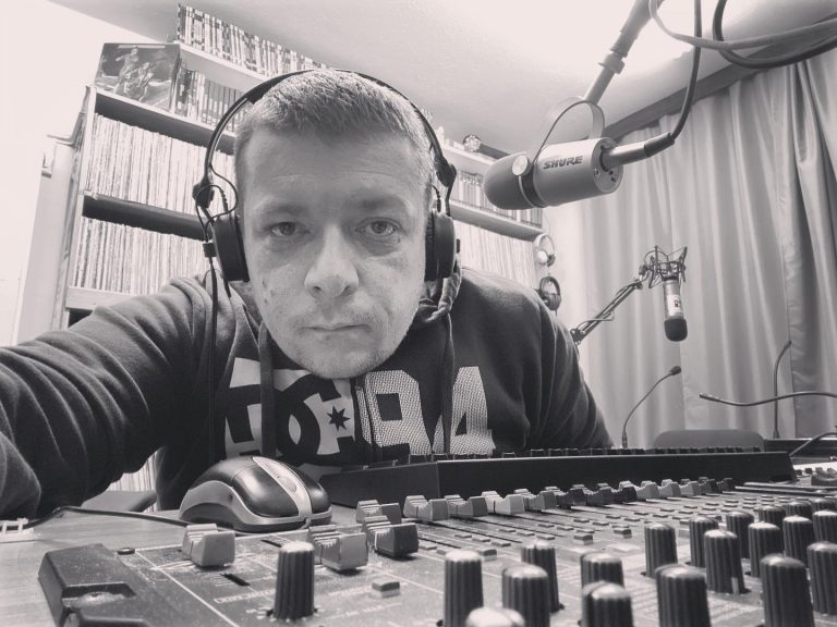 edizione straordinaria di radiopiu del 31 dicembre 2025: approfondimenti esclusivi e news imperdibili per chi vuole iniziare il nuovo anno informato.