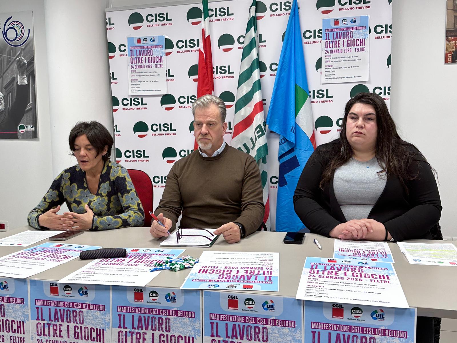 scopri la magia dell'aurora boreale attraverso l'obiettivo di manuel conedera, con immagini spettacolari e racconti affascinanti.