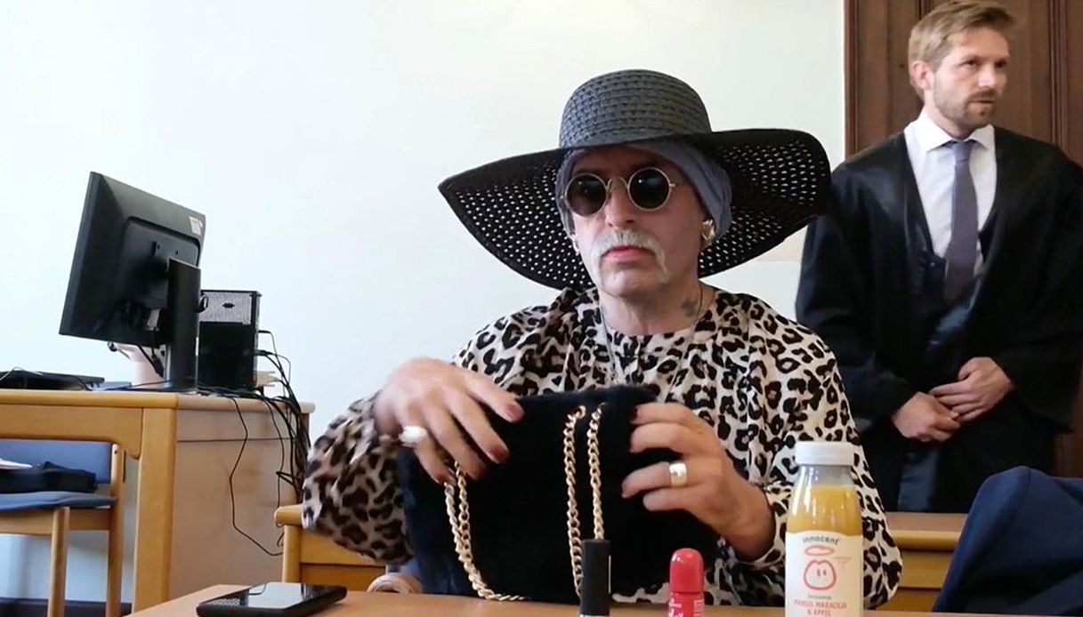 una hacker tedesca cancella siti neonazisti, combattendo l'estremismo online con azioni decise per promuovere un web pi&ugrave; sicuro e inclusivo.